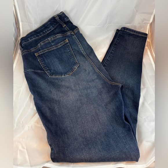 Torrid Bombshell Skinny Premium Stretch Button Fly High-Rise Jean NWOT - Picture 3 of 5